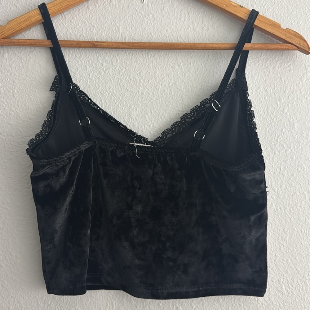 Black velour crop top, medium - Picture 4 of 8